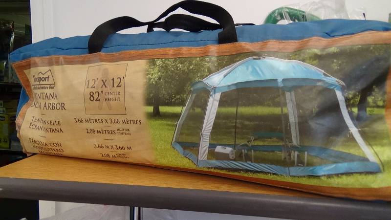 lot 3256 image: Texsport Montana Instant Screen Arbor Shade Canopy