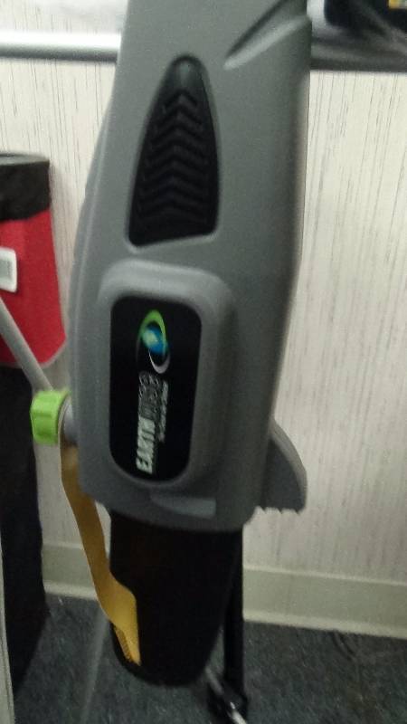 lot 2659 image: Earthwise 8-Inch 18 Volt Cordless Pole Saw
