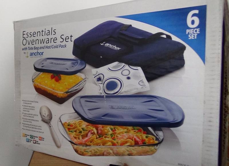 lot 3225 image: Anchor Hocking 6-Piece Essentials Ovenware Set with Tote Bag and HotCold Pack