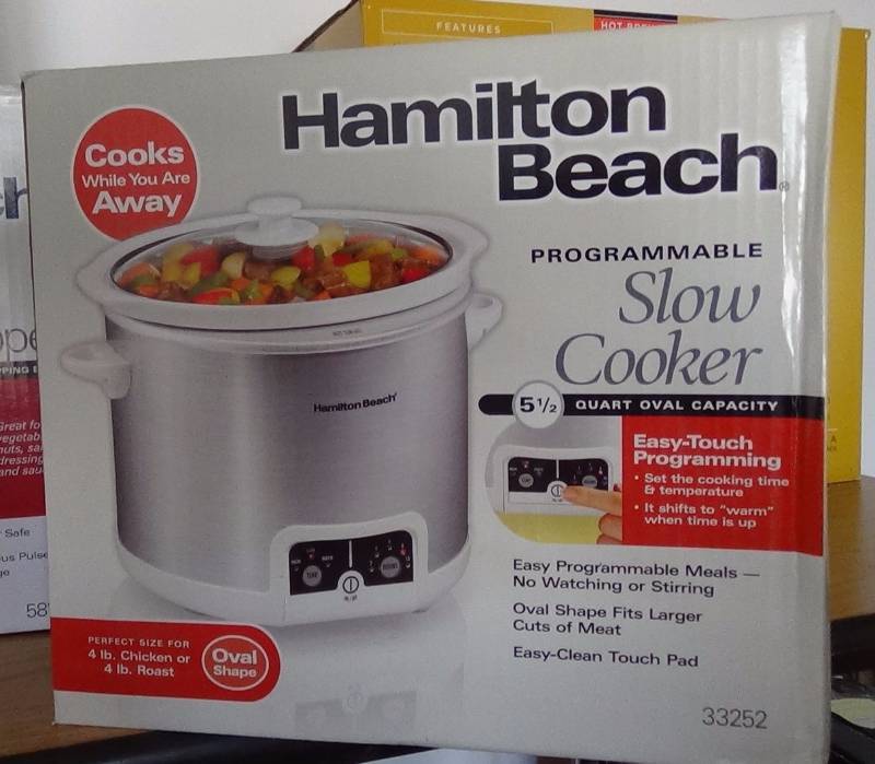 lot 3204 image: 5 12 Quart Programmable Slow Cooker