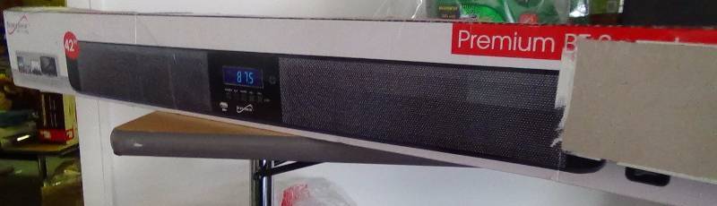lot 3239 image: Supersonic 42 inch Wireless Speaker System