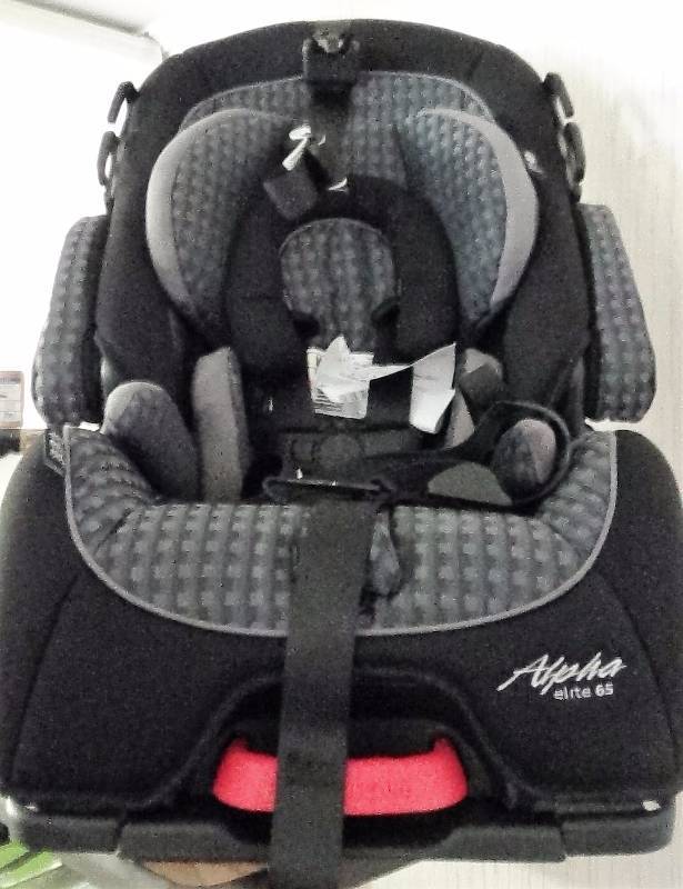 lot 3284 image: Safety 1st Alpha Elite Convertible Car Seat