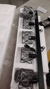 lot 19014 image: FARMHOUSE CHANDELIER, BLACK METAL, RUSTIC, 5 LIGHTS