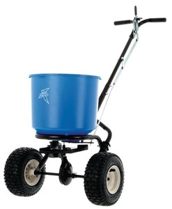 lot 3956 image: 18kg Spreader Winter Xtreme
