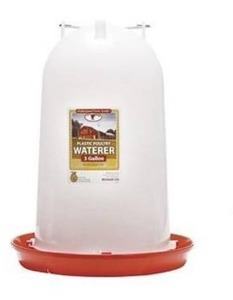 lot 4096 image: Little Giant Plastic Poultry Fountain, 3 Gallon