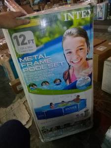 lot 4225 image: 12ft metal frame pool set