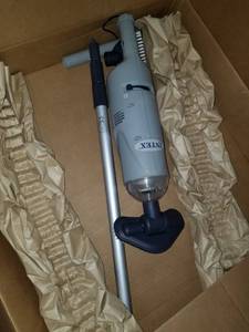 lot 4477 image: intex pool vacuum
