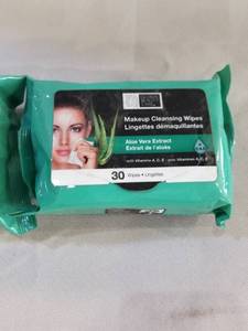 lot 17279 image: Lot of 2 FACIAL MAKEUP CLEANSING WIPES 30CT ALOVE VERA