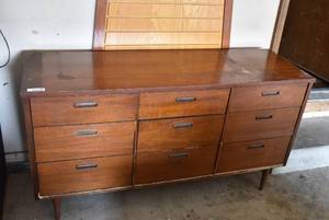 lot 6001 image: Vintage 9 Drawer Dresser  MCM