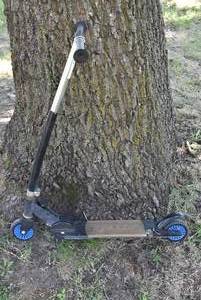 lot 6024 image: Electric Scooter  Nixor