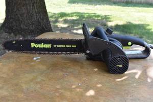 lot 6031 image: 14 Electric Chain Saw  Poulan  1.5 HP