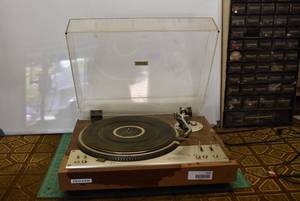 lot 6037 image: Vintage Pioneer Direct Drive Fully Automatic Stereo Turntable  PL-530