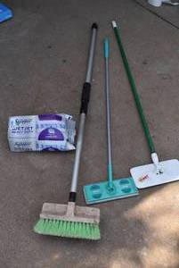 lot 6083 image: Lot of MopsBrooms  Libman, Swiffer, Swiffer WetJet Pads