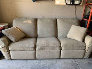 lot 6104 image: Sofa  78 x 35 x 38