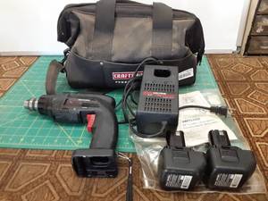 lot 6116 image: Craftsman Battery Operated Hand Drill in Case