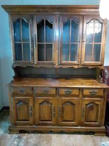 lot 7020 image: China Cabinet Display Hutch  75.25 x 60 x 18.5