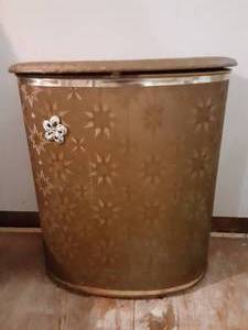 lot 7022 image: Metal Hamper  24 x 21.25 x 12
