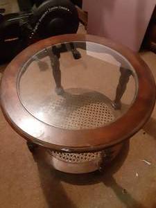 lot 8010 image: Vintage Round Glass Top Side Table  Rattan Shelf