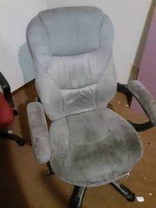 lot 8014 image: Rolling Office Chair  Grey