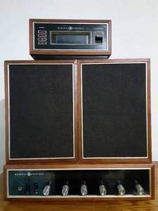 lot 8022 image: Vintage Solid State Stereo Receiver, Speakers, and 8 Track Deck  General Electric  Model T2010A