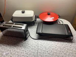 lot 8004 image: Lot of 4 Small Kitchen Appliances  Electric Wok, Griddle, Toaster and Hot Plate