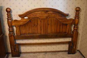 lot 7027 image: Vintage Headboard  66 x 47