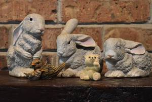 lot 7065 image: Lot of 5 Ceramic Decor Items  3 Bunnies, Birds, Bear