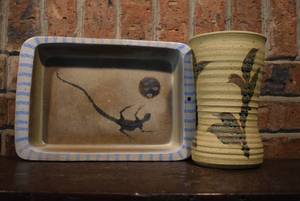 lot 7074 image: Vintage Lot of 2 Stoneware Pieces  Flat Earth Pottery  Hand Thrown Signed by Artist