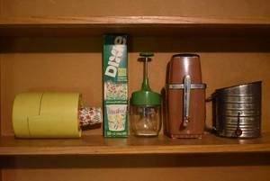 lot 8006 image: Lot of 5 Kitchen Gadgets  Dixie Cup Dispenser, Nut chopper, Sifter and more