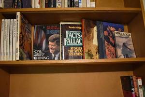 lot 8009 image: Lot of 12 Non Fiction Books  National Geographic, J.F.K., National Parks and More