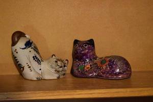 lot 8013 image: Lot of 2 Ceramic Cats  Mexican Folk Art Pottery