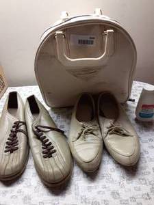 lot 8048 image: Vintage Lot of Bowling Items  Bowling Bag with Ball and Shoes  His and Hers Shoes
