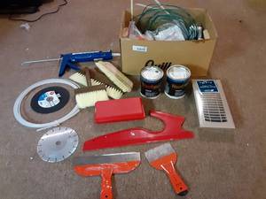 lot 3605 image: Home Improvement Lot - Paint, Brushes, Caulk, Etc.