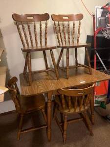 lot 8072 image: Lot of 5 Drop Leaf Table and 4 Chairs  47.5x29.5x28