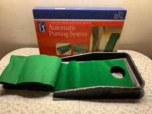 lot 8089 image: Automatic Putting System  7 Putting Green With Ball Return