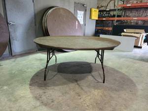 lot 35000 image: Foldable Round Table