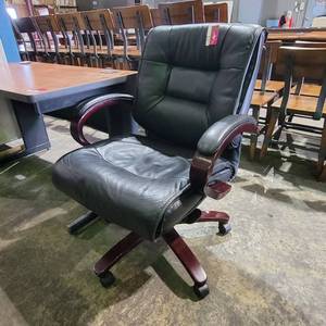 lot 35255 image: Black Leather Office Chair