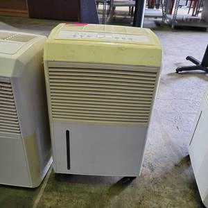 lot 35277 image: EdgeStar DeHumidifier