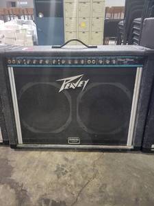 lot 35290 image: Peavey Classic Chores 212 Amplifier- Untested