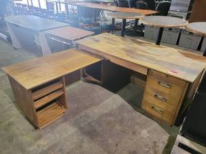 lot 35301 image: L Shape Solid Wood DIY Office Desk - Original Handles