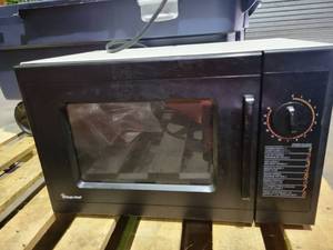 lot 35315 image: Magic Chef Microwave