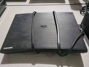 lot 35331 image: Samsung Blue Ray Player