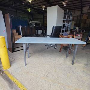 lot 35358 image: Aluminum Foldable Table