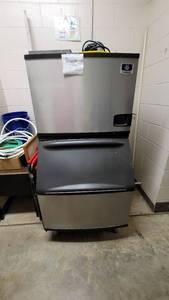 lot 35367 image: Manitowoc Ice Machine - Needs Repaired