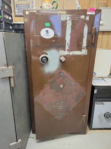 lot 35373 image: Brown Industrial Gun Safe