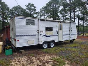 lot 35375 image: Sport 2008 Camper Contents Not included