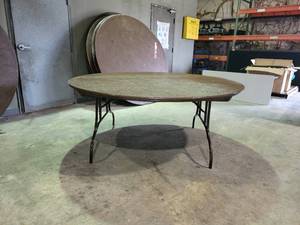 lot 35392 image: Foldable Round Table