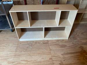 lot 35415 image: Five Hole Cubby Shelf