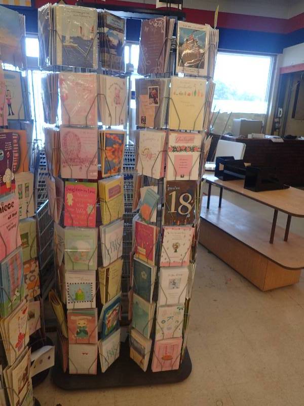 lot 4252 image: 2 Tower Gift Card Display Rack