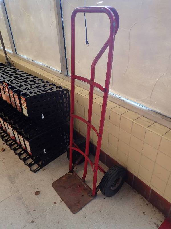 lot 4282 image: 2 Wheel Equipment Dolly